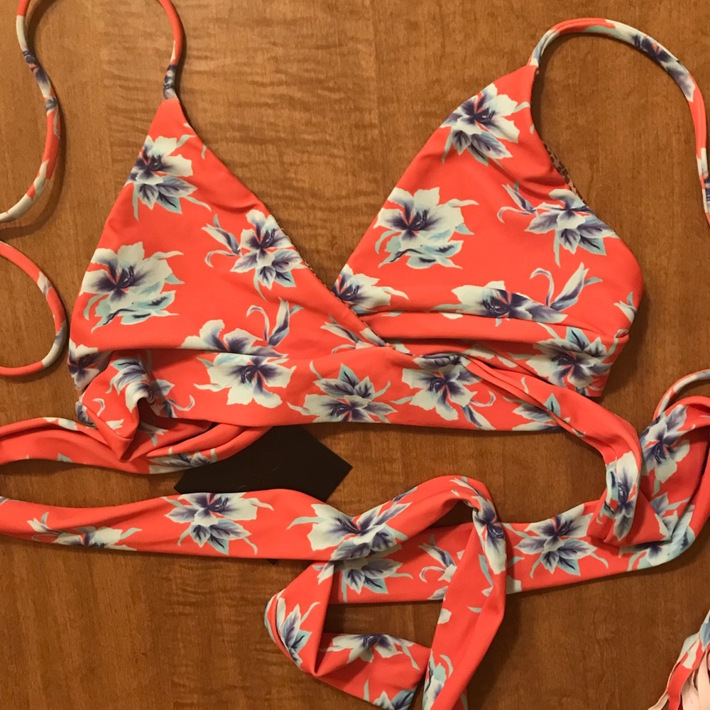 Acacia Lennox top in vintage aloha